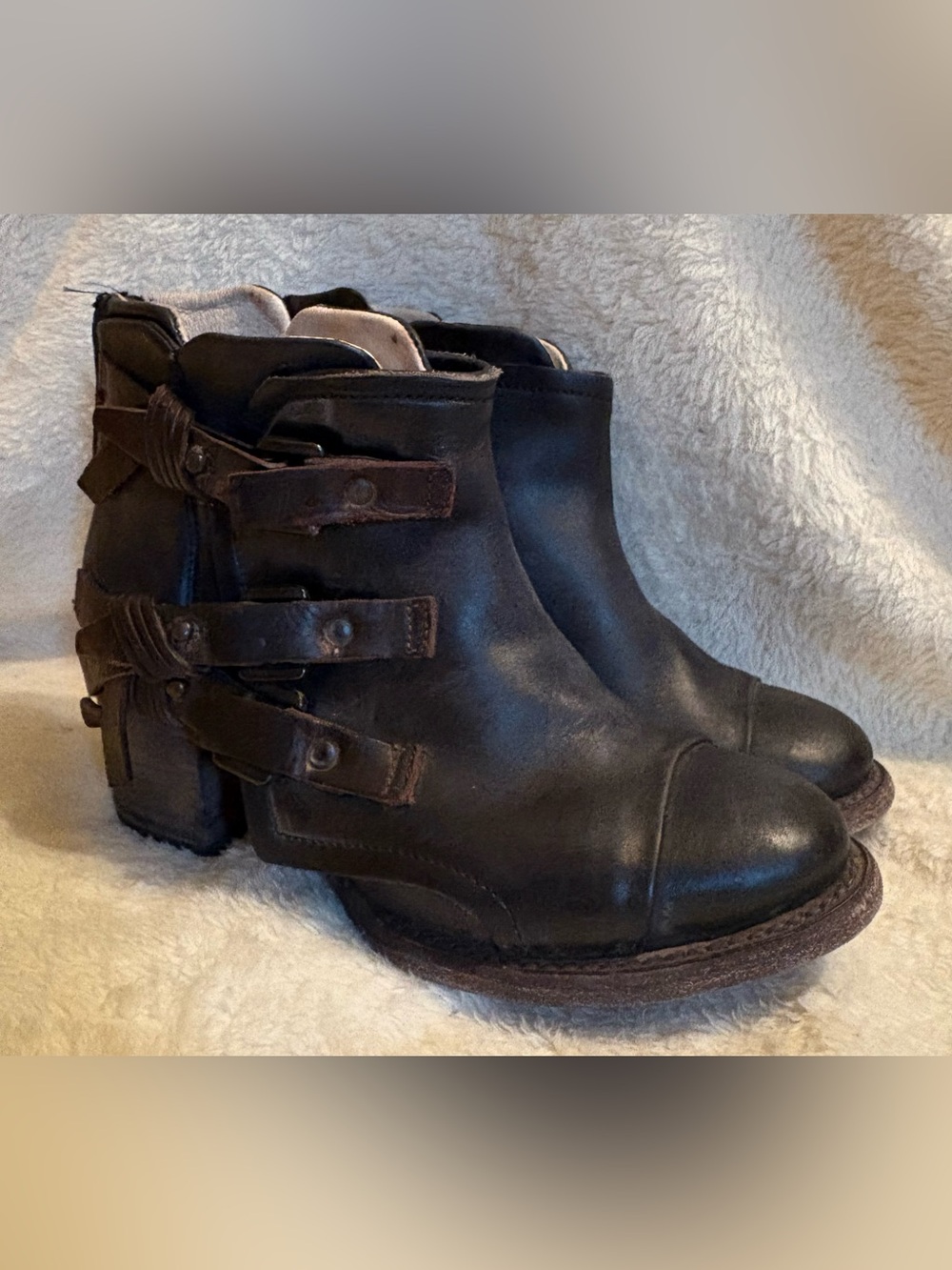 Women’s Freebird Circle Crue 3 Strap Ankle Boots Size 7 Brown Leather Zip Back